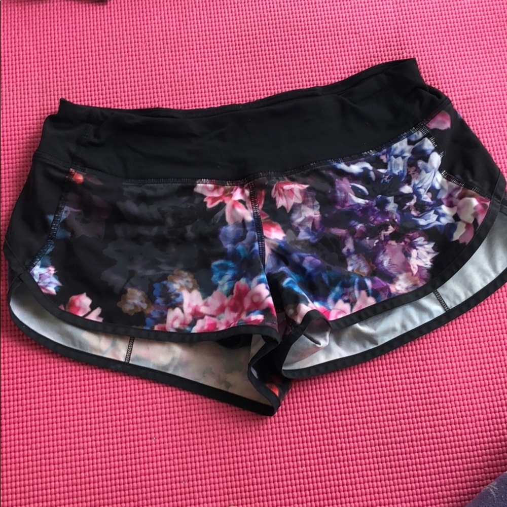 Lululemon size 4 Black Floral Shorts